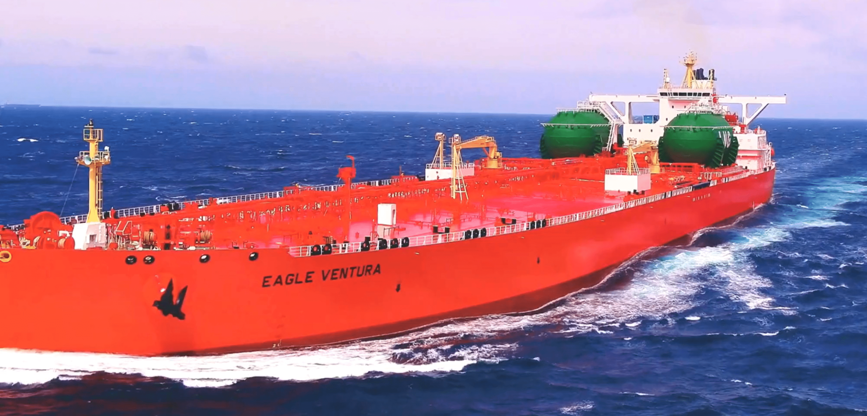 Video of AET’s Dual-Fuel LNG VLCC Eagle Ventura sailing at sea