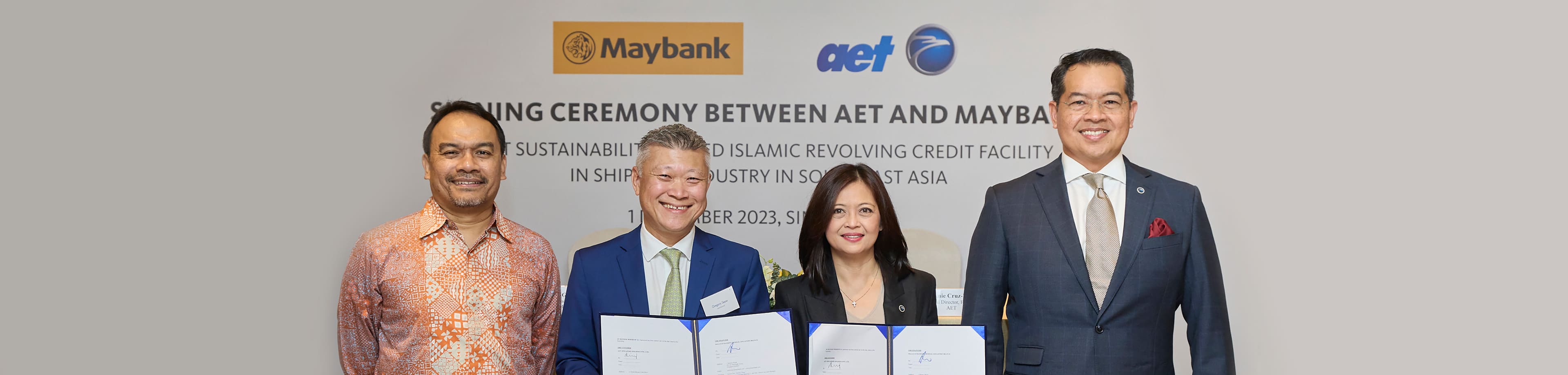 AET President and CEO Zahid Osman and CFO Winnie Cruz-Ding at Signing ceremony for Sustainability-linked Islamic Revolving Credit Facility